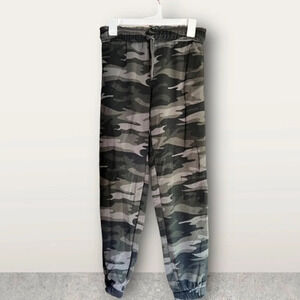 WILD FABLE  Unisex High-Rise Fleece Sweatpants, Side pockets, Green Camo,  NWT